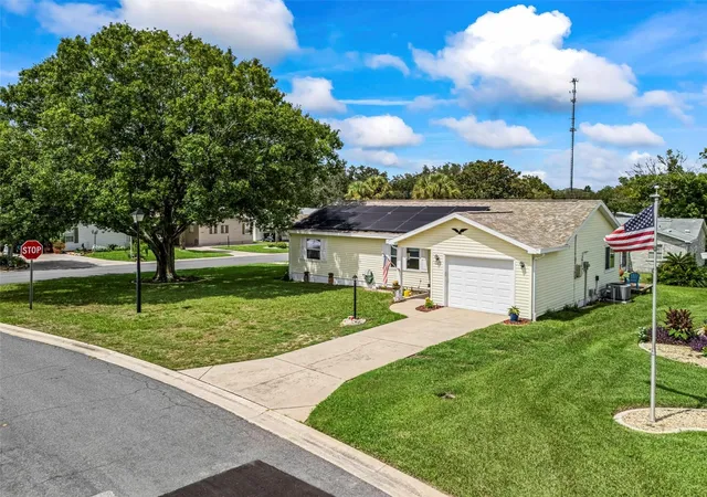 Photo 1 of Single family home for sale at 1223 Tarpon Ln, Lady Lake, FL 32159 | MLS# OM731443 | Listing updated on 2026-09-21