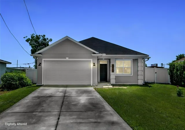 Photo 2 of Single family home for sale at 5060 Gypsy Ln, Orlando, FL 32807 | MLS# O6438063 | Listing updated on 2026-09-01