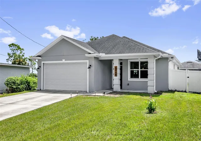 Photo 3 of Single family home for sale at 5060 Gypsy Ln, Orlando, FL 32807 | MLS# O6438063 | Listing updated on 2026-09-01