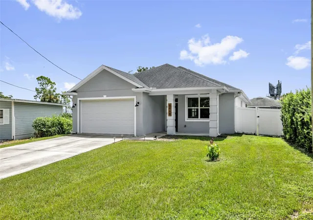 Photo 4 of Single family home for sale at 5060 Gypsy Ln, Orlando, FL 32807 | MLS# O6438063 | Listing updated on 2026-09-01