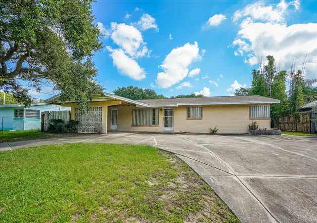 Photo 2 of Single family home for sale at 2005 Saxon Dr, New Smyrna Beach, FL 32169 | MLS# NS1089141 | Listing updated on 2026-09-01