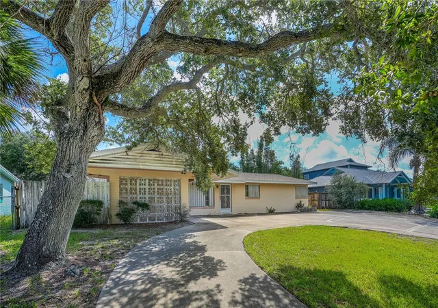 Photo 3 of Single family home for sale at 2005 Saxon Dr, New Smyrna Beach, FL 32169 | MLS# NS1089141 | Listing updated on 2026-09-01