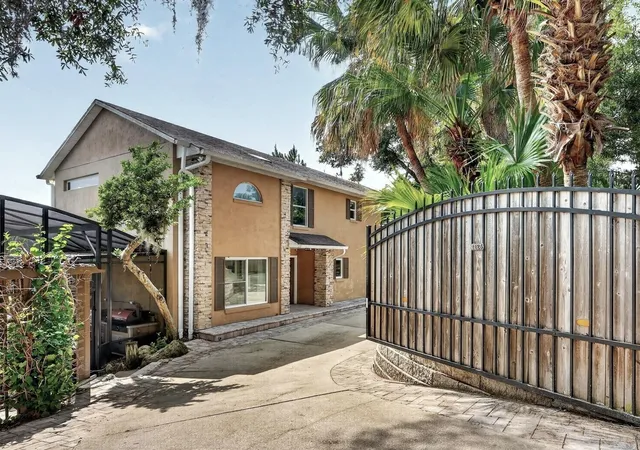 Photo 4 of Single family home for sale at 1625 Abrams Rd, Eustis, FL 32726 | MLS# V4951042 | Listing updated on 2026-09-14
