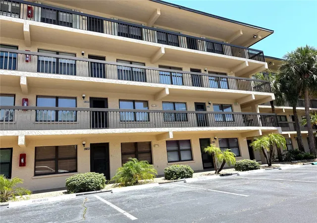 Photo 2 of Condo for sale at 625 30th Avenue W #G109, Bradenton, FL 34205 | MLS# A4704675 | Listing updated on 2026-09-01