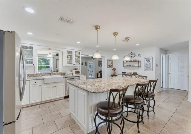 3rd image of 1575 Jasmine Way, Clearwater, FL 33756 | MLS# W7889090