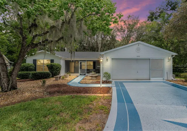 Photo 1 of Single family home for sale at 202 Juarez Way, Lady Lake, FL 32159 | MLS# G5117235 | Listing updated on 2026-09-24