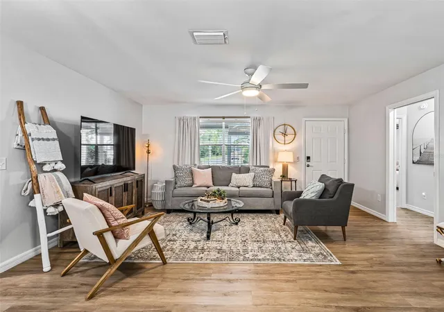 Photo 4 of Single family home for sale at 202 Juarez Way, Lady Lake, FL 32159 | MLS# G5117235 | Listing updated on 2026-09-24
