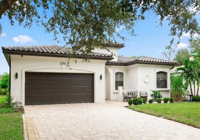 Photo 3 of Single family home for sale at 126 Rio Terra, Venice, FL 34285 | MLS# N6145578 | Listing updated on 2026-10-05
