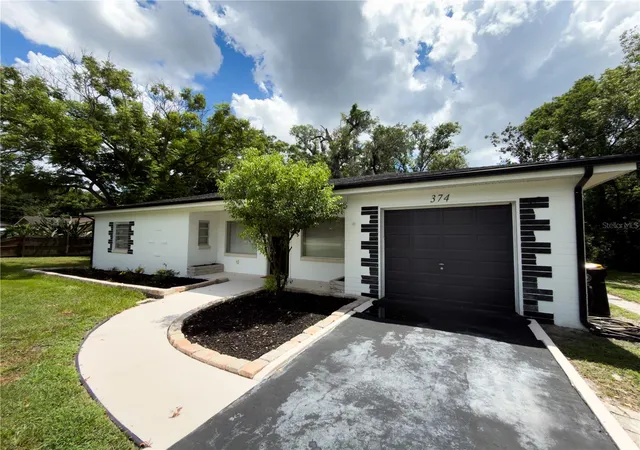 Photo 1 of Single family home for sale at 374 W Graves Ave, Orange City, FL 32763 | MLS# V4951044 | Listing updated on 2026-09-24