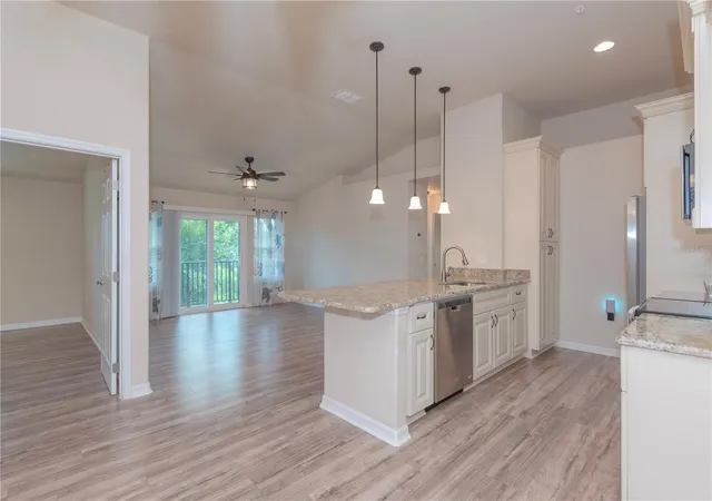 Listing Photo 5 - Condo for sale in building located at 5065 Royal Palms Wy, New Port Richey, FL 34652 - Unit #303