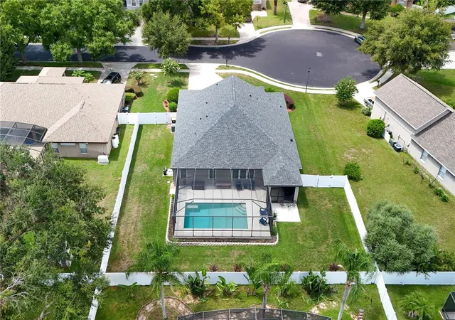 Photo 3 of Single family home for sale at 115 Sapphire Ct, Auburndale, FL 33823 | MLS# L4964721 | Listing updated on 2026-10-01