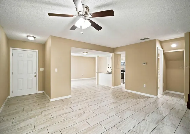 Listing Photo 4 - Condo for sale in building located at 1006 Longfellow Ct, SARASOTA, FL 34243