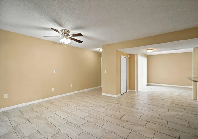 Listing Photo 5 - Condo for sale in building located at 1006 Longfellow Ct, SARASOTA, FL 34243