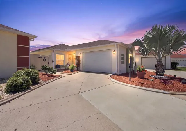 Photo 1 of Single family home for sale at 1339 Lajolla Cir, Lady Lake, FL 32159 | MLS# G5117238 | Listing updated on 2026-10-07