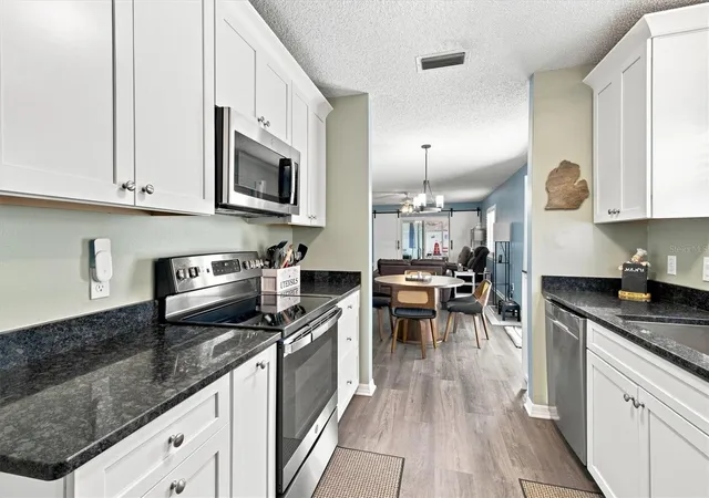 Photo 3 of Single family home for sale at 1339 Lajolla Cir, Lady Lake, FL 32159 | MLS# G5117238 | Listing updated on 2026-10-07