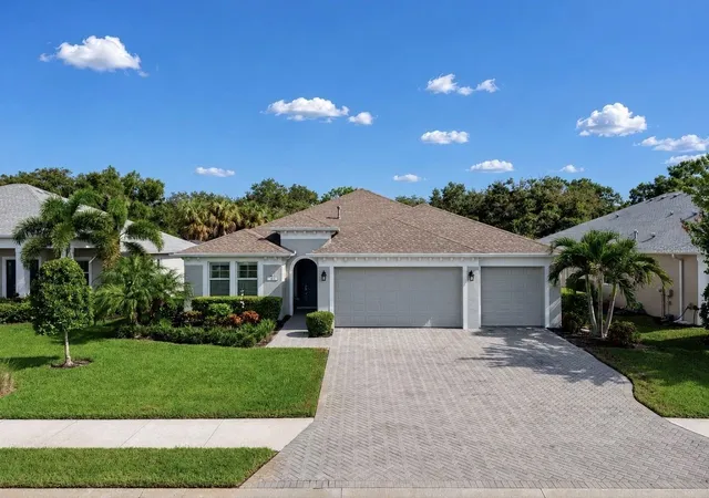 Photo 2 of Sale Pending at 311 Chantilly Trl, Bradenton, FL 34212 | MLS# A4704688 | Listing updated on 2026-09-22