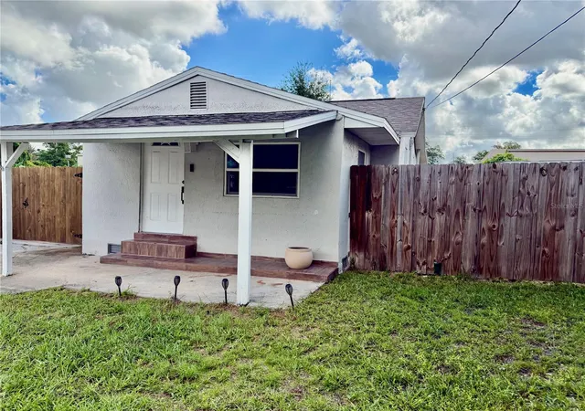 Photo 1 of Single family home for sale at 313 Takoma St, Orlando, FL 32811 | MLS# TB8544342 | Listing updated on 2026-09-01