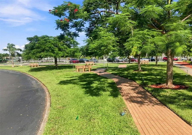 2nd image of 6020 Shore Blvd S, GULFPORT, FL 33707