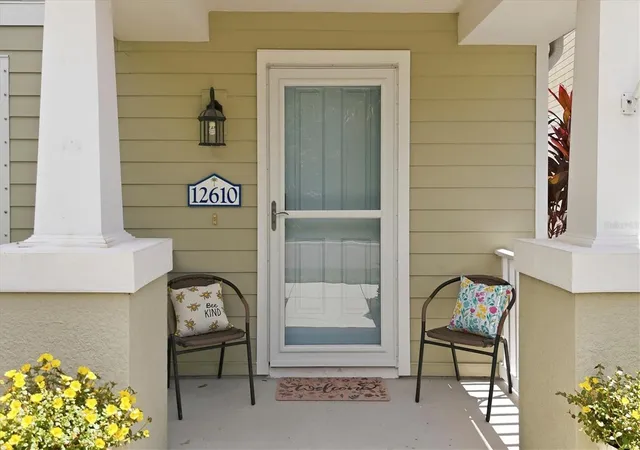 Photo 3 of Sale Pending at 12610 Shimmering Oak Cir, Venice, FL 34293 | MLS# A4704694 | Listing updated on 2026-10-01