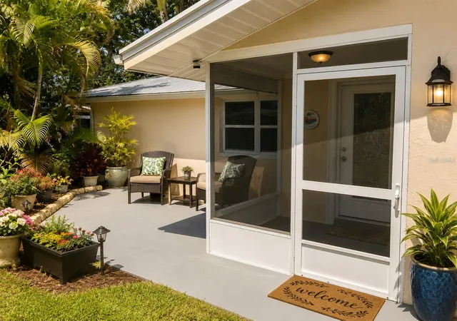 Photo 4 of Single family home for sale at 308 Cypress Rd, Venice, FL 34293 | MLS# A4704696 | Listing updated on 2026-09-02