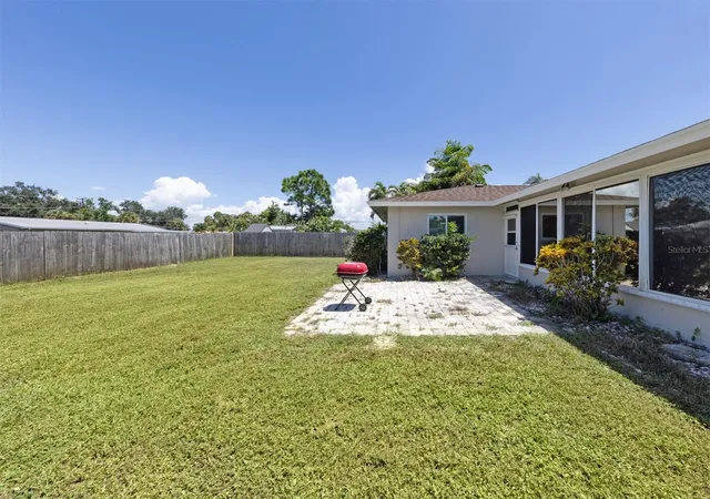 Photo 2 of Single family home for sale at 2161 Inner Cass Cir, Sarasota, FL 34231 | MLS# TB8544374 | Listing updated on 2026-09-15