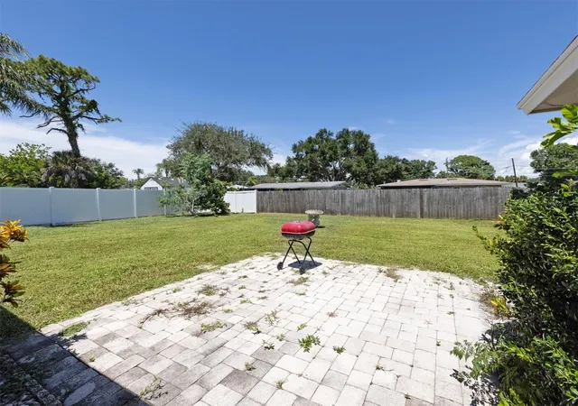 Photo 3 of Single family home for sale at 2161 Inner Cass Cir, Sarasota, FL 34231 | MLS# TB8544374 | Listing updated on 2026-09-15