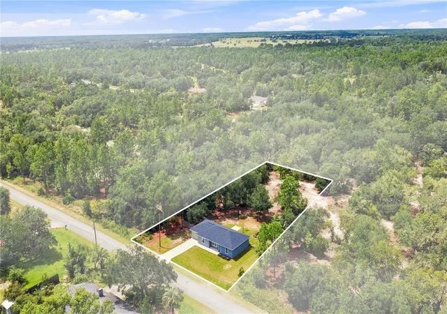 Photo 3 of Single family home for sale at 4762 Sw Gardenia Ct, Dunnellon, FL 34431 | MLS# OM731452 | Listing updated on 2026-09-14