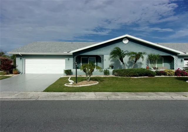 Photo 1 of Single family home for sale at 1814 Columbine Pl, Sun City Center, FL 33573 | MLS# A4704699 | Listing updated on 2026-09-07