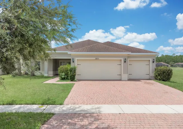 Photo 2 of Single family home for sale at 3851 Gulf Shore Cir, Kissimmee, FL 34746 | MLS# S5156729 | Listing updated on 2026-09-07