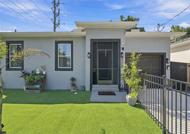 Photo 2 of Single family home for sale at 3219 E Emma St, Tampa, FL 33610 | MLS# TB8544391 | Listing updated on 2026-10-05