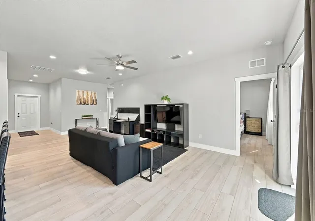 Photo 3 of Single family home for sale at 3219 E Emma St, Tampa, FL 33610 | MLS# TB8544391 | Listing updated on 2026-10-05
