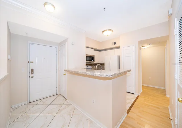 Listing Photo 4 - Condo for sale in building located at 315 Grand Magnolia Ave, CELEBRATION, FL 34747 - Unit #207