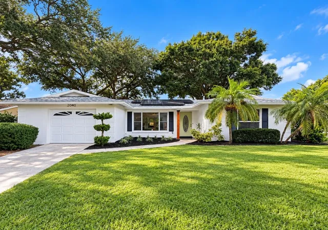 Photo 2 of Single family home for sale at 2040 Forest Dr, Clearwater, FL 33763 | MLS# TB8544402 | Listing updated on 2026-09-21