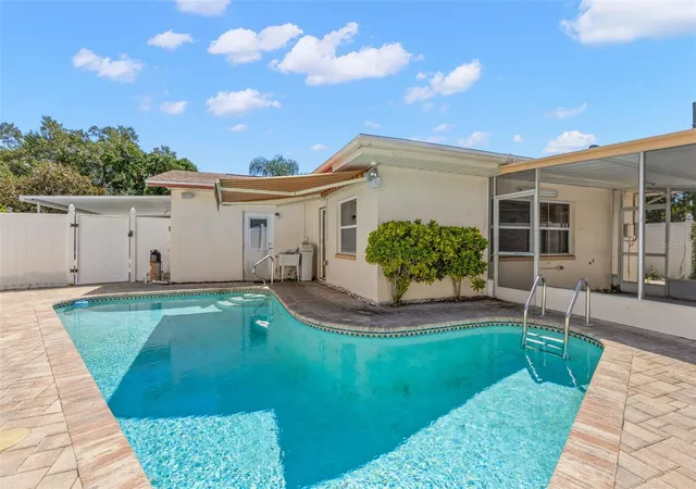 Photo 3 of Single family home for sale at 106 S Fernwood Ave, Clearwater, FL 33765 | MLS# TB8544405 | Listing updated on 2026-09-23