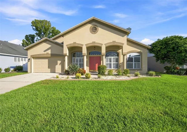 Photo 1 of Sale Pending at 2020 Alafia Oaks Dr, Valrico, FL 33596 | MLS# TB8544411 | Listing updated on 2026-09-16