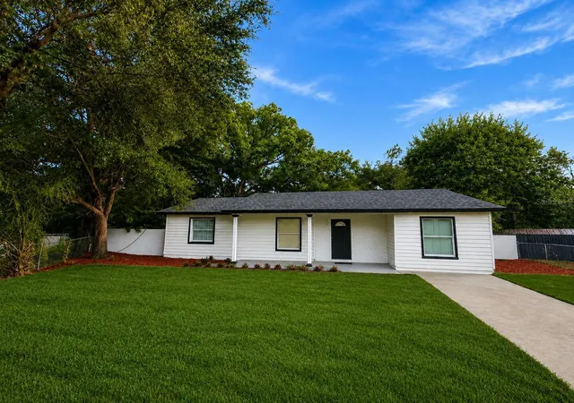 Photo 1 of Single family home for sale at 2310 Lisa Ct W, Sanford, FL 32771 | MLS# O6438165 | Listing updated on 2026-09-02