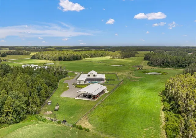 Photo 93 of Mansion for sale at 11657 Moore Rd, Lakeland, FL 33809 | MLS# W7889098 | Listing updated on 2026-09-05