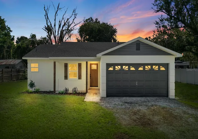 Photo 2 of Single family home for sale at 414 S Wiggins Rd, Plant City, FL 33566 | MLS# TB8544423 | Listing updated on 2026-09-02