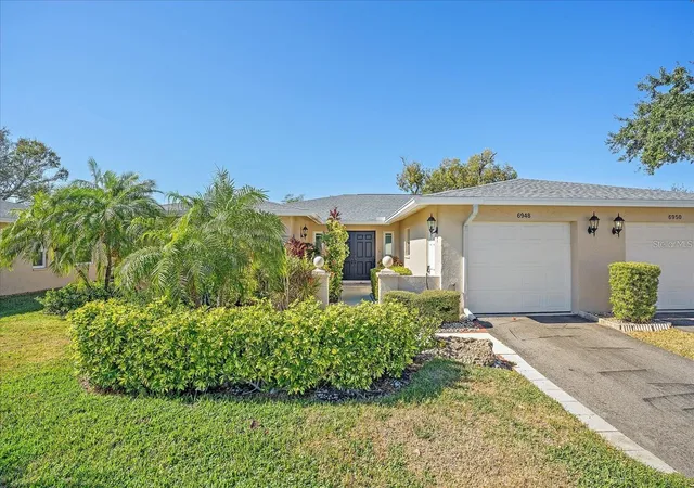 Photo 1 of Condo for sale at 6948 W Country Clb Dr N #V-81, Sarasota, FL 34243 | MLS# A4704723 | Listing updated on 2026-09-05