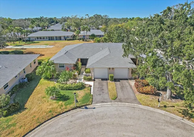Photo 2 of Condo for sale at 6948 W Country Clb Dr N #V-81, Sarasota, FL 34243 | MLS# A4704723 | Listing updated on 2026-09-05