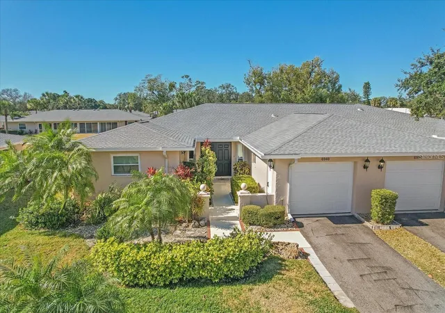 Photo 3 of Condo for sale at 6948 W Country Clb Dr N #V-81, Sarasota, FL 34243 | MLS# A4704723 | Listing updated on 2026-09-05