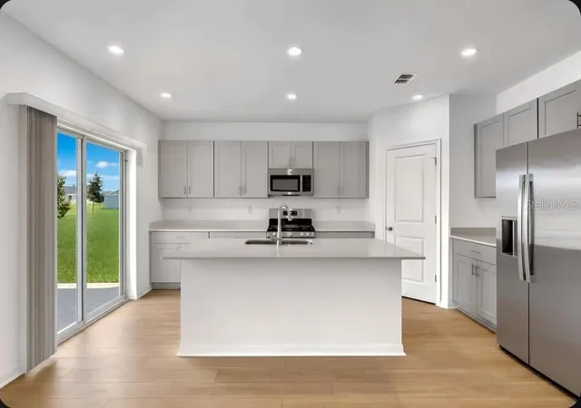 Photo 2 of Single family home for sale at 7409 Fieldstone Dr, Groveland, FL 34736 | MLS# O6438173 | Listing updated on 2026-10-09