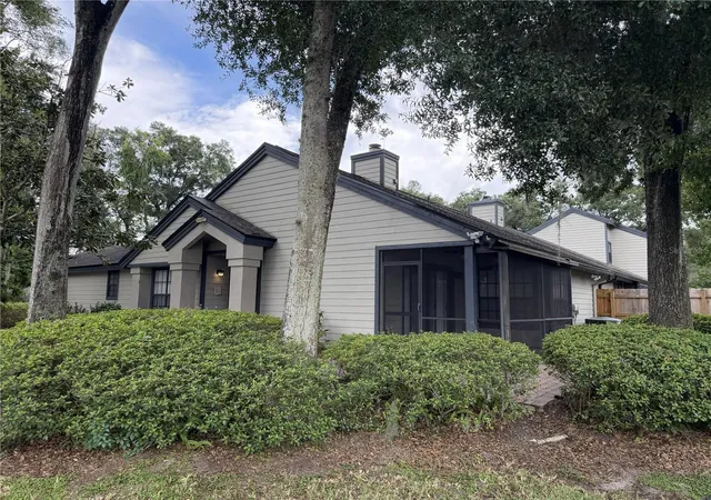 Photo 3 of Townhouse for sale at 640 Elm Crk Ct, Altamonte Springs, FL 32714 | MLS# O6438178 | Listing updated on 2026-09-25