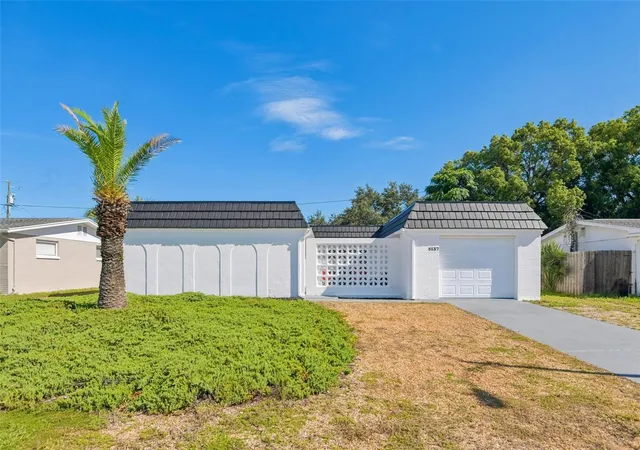 Photo 1 of Single family home for sale at 5137 Manor Dr, New Port Richey, FL 34652 | MLS# TB8544429 | Listing updated on 2026-09-21