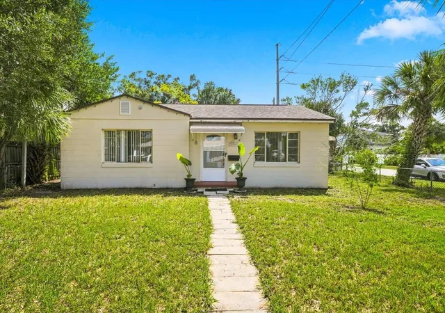 Single family home for sale at 5054 4th Avenue S, Saint Petersburg, FL 33707 | MLS# TB8544439
