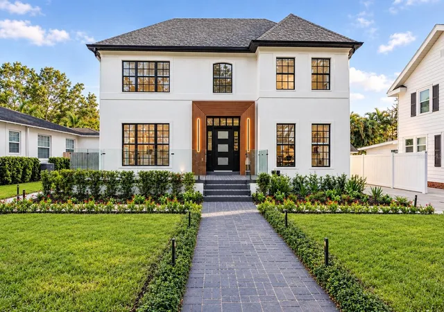 Photo 2 of Single family home for sale at 2802 W Morrison Ave, Tampa, FL 33629 | MLS# O6438195 | Listing updated on 2026-09-30