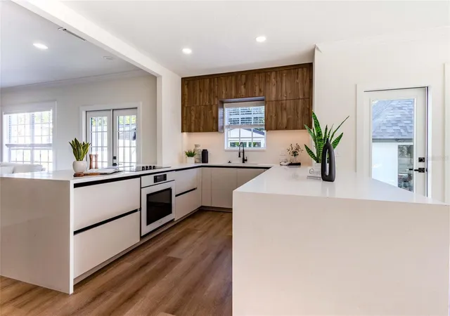 Photo 3 of Single family home for sale at 2802 W Morrison Ave, Tampa, FL 33629 | MLS# O6438195 | Listing updated on 2026-09-30