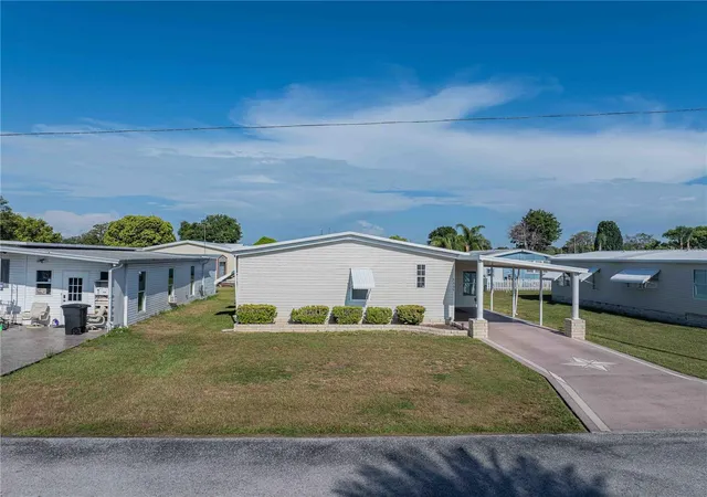 Photo 2 of Manufactured home for sale at 5335 Powhattan St, Zephyrhills, FL 33542 | MLS# TB8544495 | Listing updated on 2026-09-05