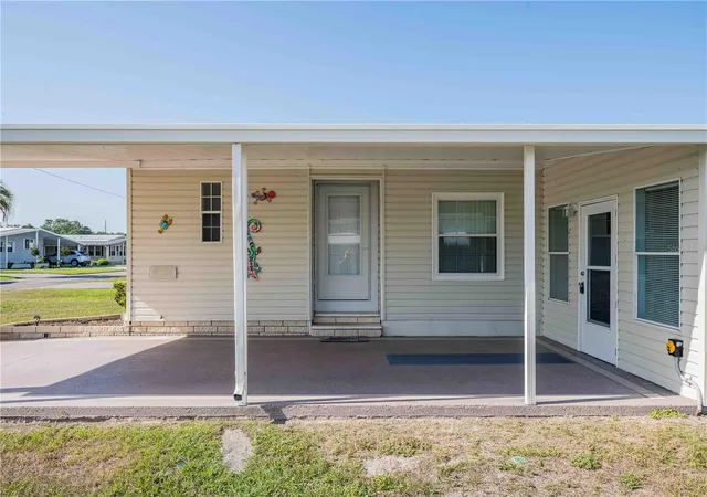 Photo 2 of Manufactured home for sale at 5335 Powhattan St, Zephyrhills, FL 33542 | MLS# TB8544495 | Listing updated on 2026-10-07