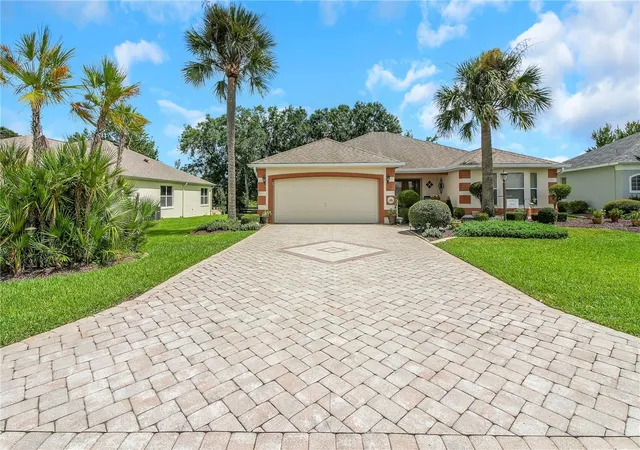 Photo 4 of Single family home for sale at 1641 Carrera Dr, Lady Lake, FL 32159 | MLS# G5117256 | Listing updated on 2026-10-09